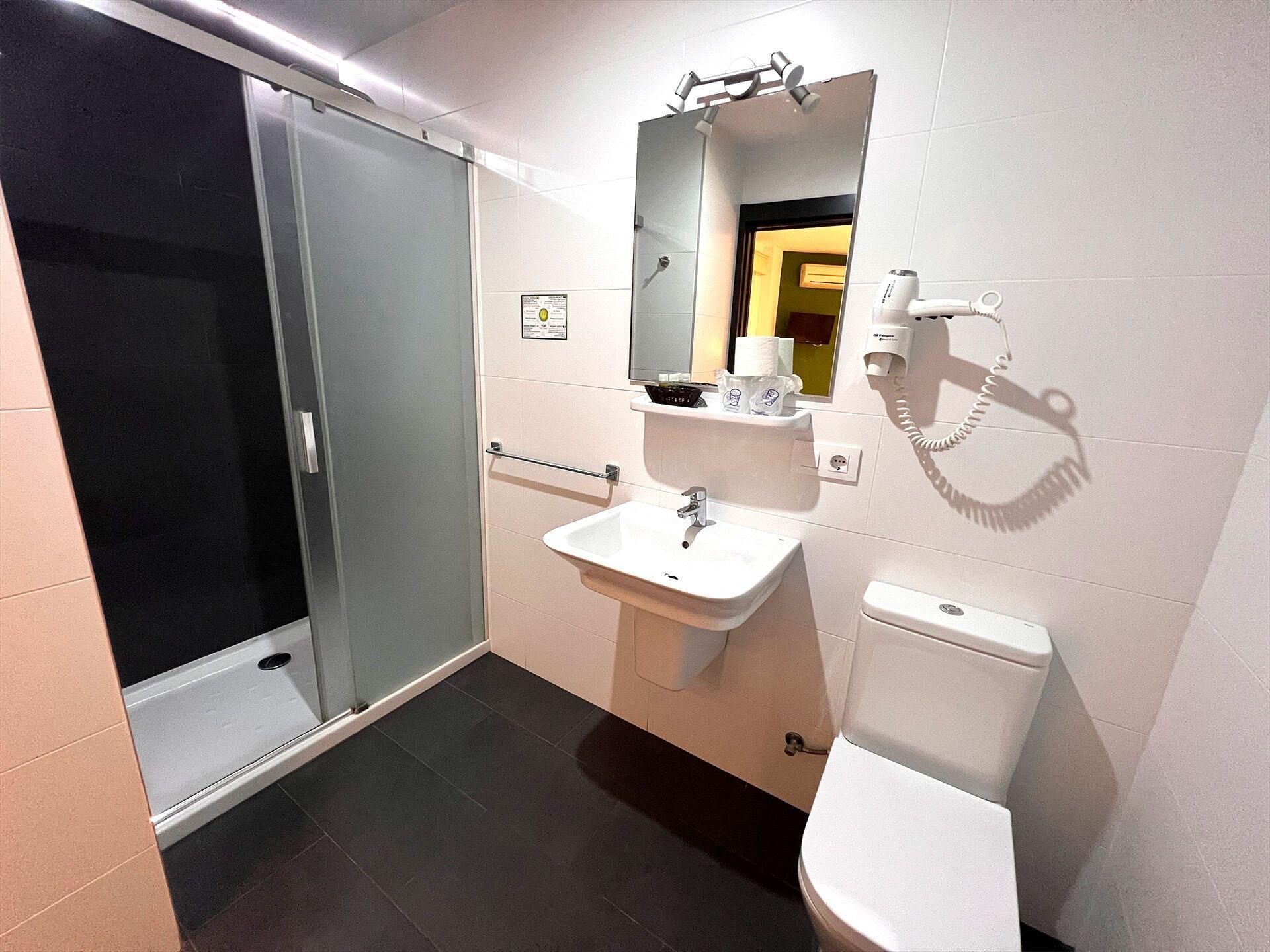 Отель La Janda Вьер де ла Фронтера Экстерьер фото Bathroom of a hotel room