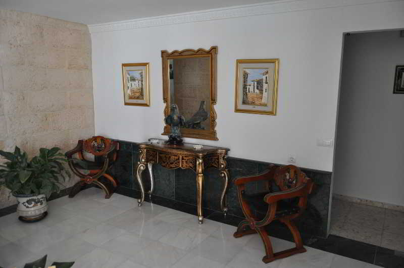 Отель La Janda Вьер де ла Фронтера Экстерьер фото A console table